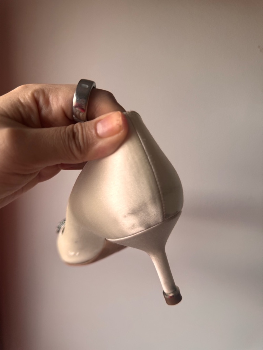 Manolo Blahnik Cream Satin pumps - Picture 11 of 13